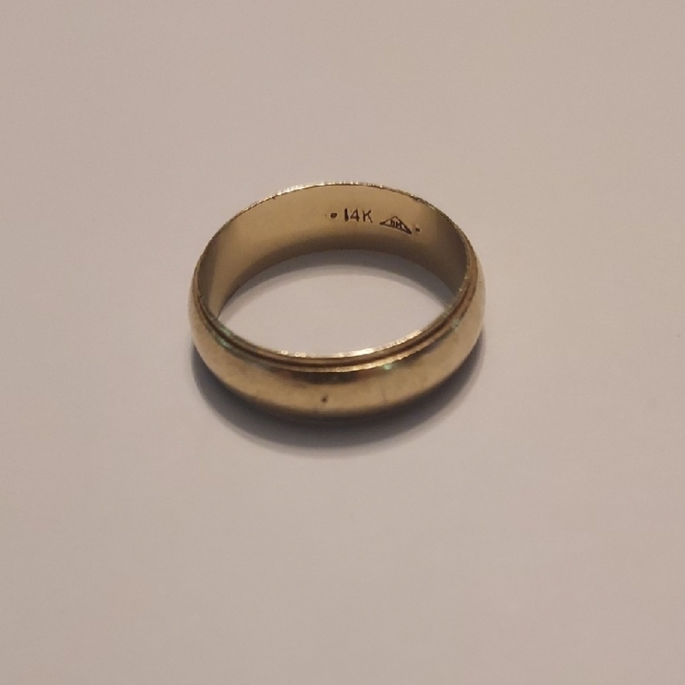 Classic 14K Gold Ring